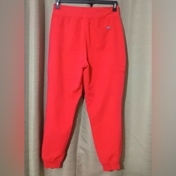 Figs Scrub Shocking Pink High waisted Zamora Joggers Medium Petite M/P - Picture 2 of 5